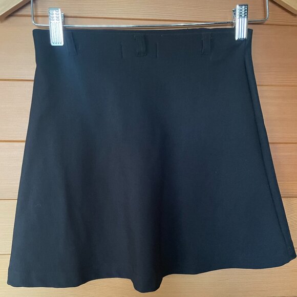 Betty Blue Women's Black Mini Skirt Belt Loops Size Small - Picture 1 of 3